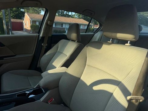 Used 2015 Honda Accord LX image 17