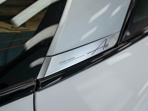 Used 2022 Lucid Air Grand Touring image 8