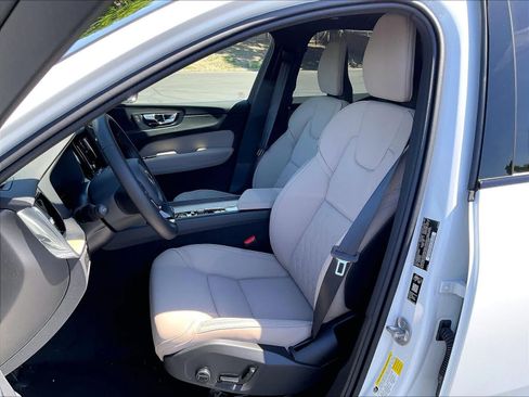 New 2026 Volvo XC60 T8 Plus w/ Climate Package PRO AWD/4WD image 11