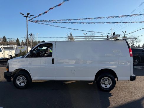 Used 2021 Chevrolet Express 2500 w/ Driver Convenience Package image 4