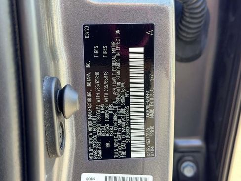 Used 2023 Toyota Highlander XLE AWD/4WD image 27