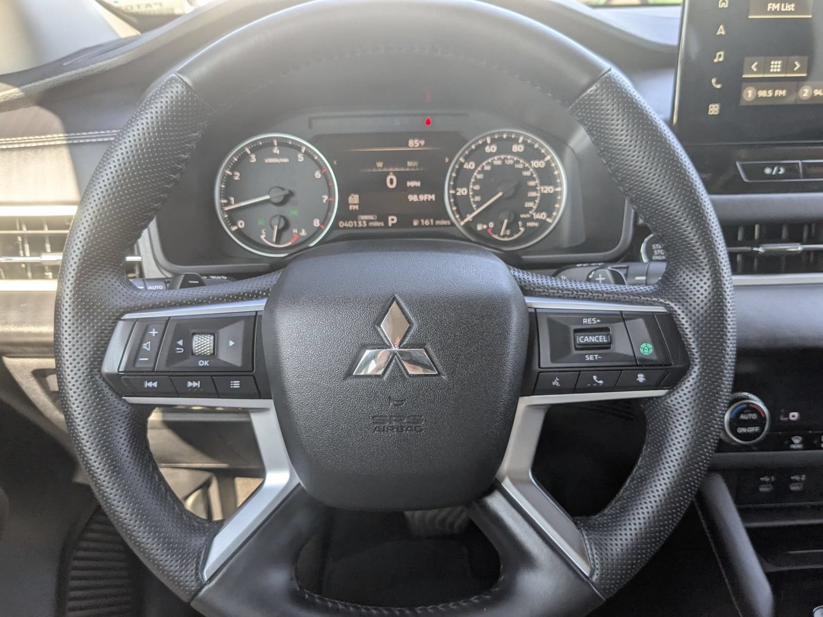 Used 2025 Mitsubishi Outlander SE AWD/4WD image 19