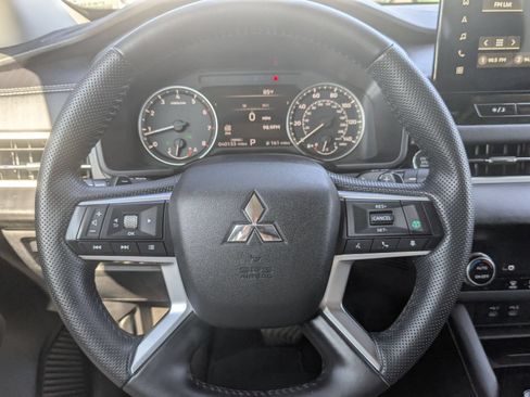 Used 2025 Mitsubishi Outlander SE AWD/4WD image 19