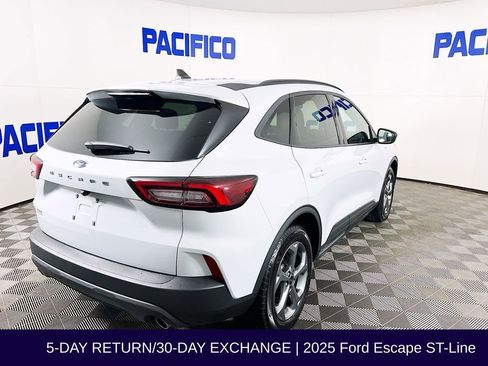 Used 2025 Ford Escape ST-Line image 8