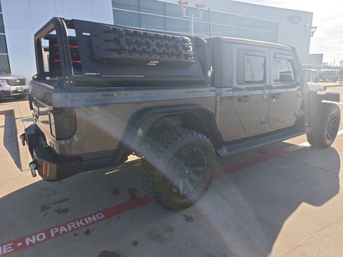Used 2022 Jeep Gladiator Overland w/ Popular Equipment Package image 5