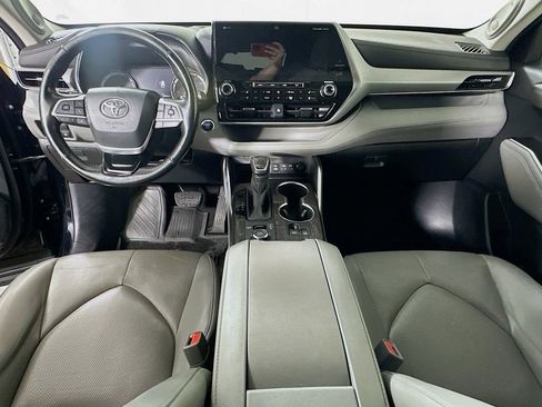 Used 2022 Toyota Highlander Platinum AWD/4WD image 15
