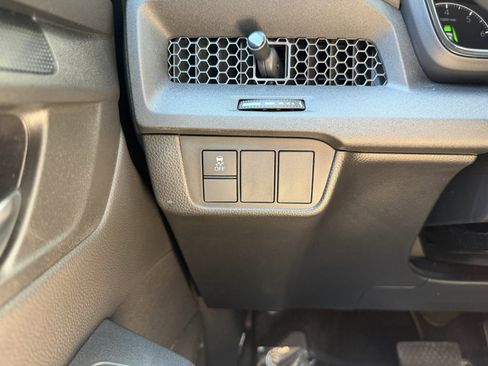 Used 2025 Honda CR-V LX image 28