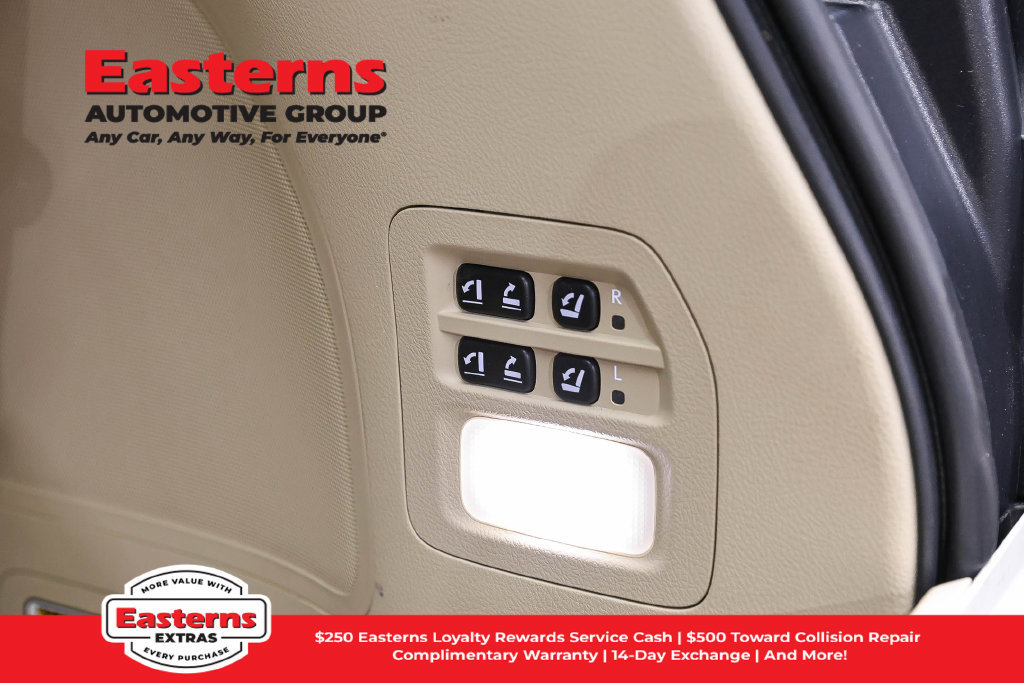 Used 2021 Lexus LX 570 4WD w/ Luxury Package image 32