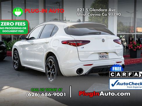 Used 2022 Alfa Romeo Stelvio Veloce AWD/4WD image 3