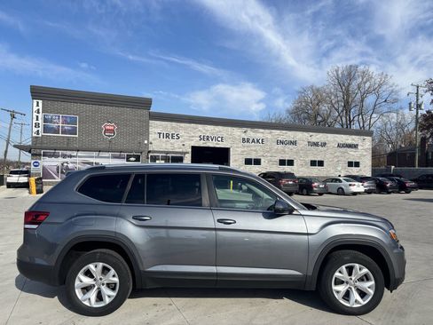 Used 2018 Volkswagen Atlas SE image 2