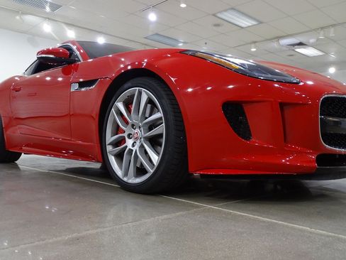 Used 2016 Jaguar F-TYPE R AWD/4WD image 22