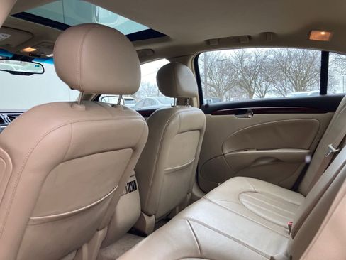 Used 2007 Buick Lucerne CXS w/ Driver Confidence Package image 3