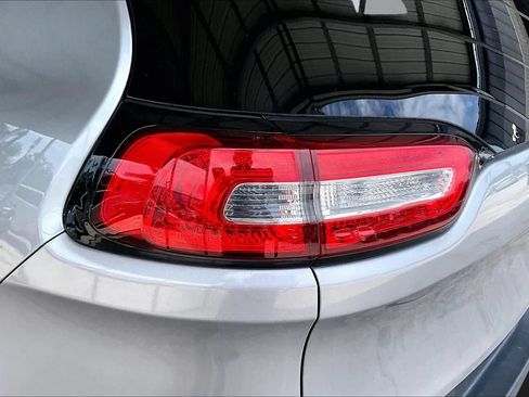 Used 2015 Jeep Cherokee Latitude FWD image 19