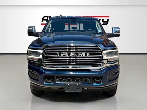 Used 2023 RAM 3500 Laramie AWD/4WD image 2