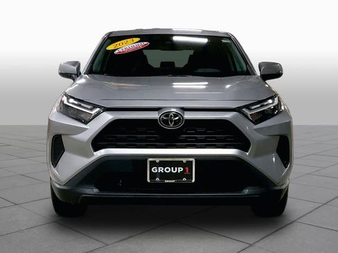 Used 2023 Toyota RAV4 LE AWD/4WD image 4