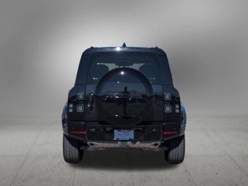 New 2026 Land Rover Defender 110 X-Dynamic SE image 5