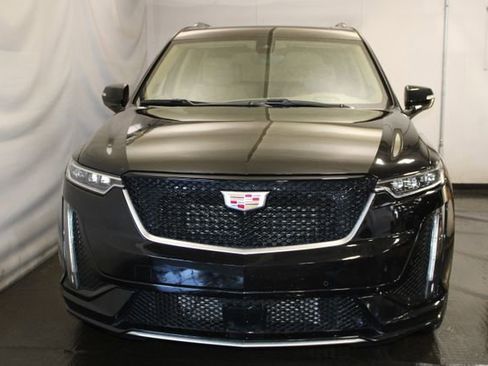 Certified 2025 Cadillac XT6 Sport w/ Platinum Package AWD/4WD image 3