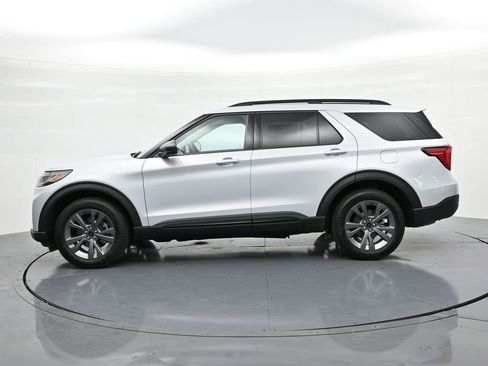 New 2026 Ford Explorer Active w/ Active Comfort Package image 9