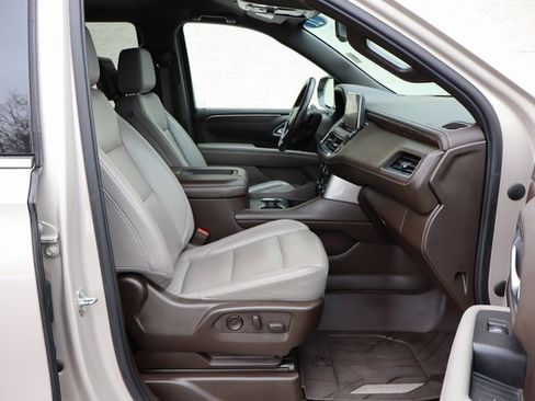 Used 2021 Chevrolet Tahoe LT w/ Luxury Package image 40