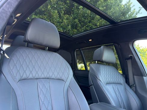Used 2025 BMW X7 M60i AWD/4WD image 20