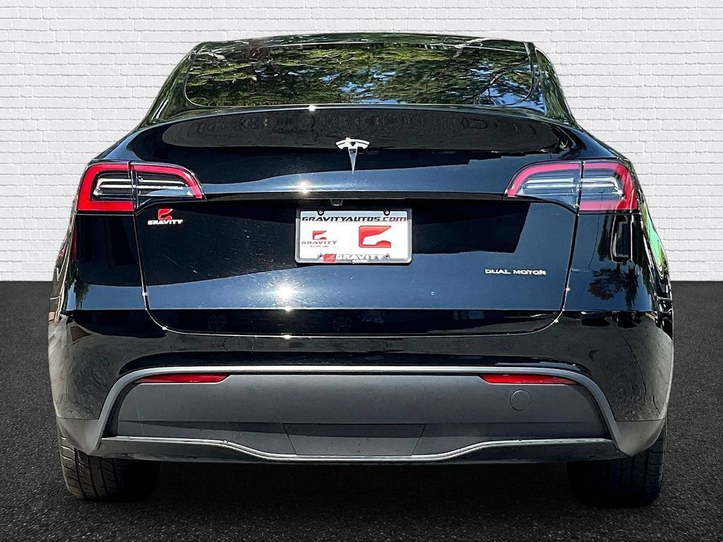 Used 2024 Tesla Model Y Long Range AWD/4WD image 5