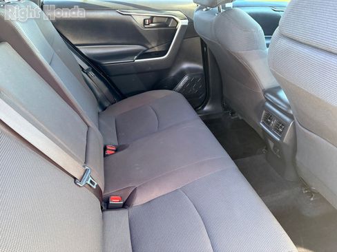 Used 2022 Toyota RAV4 LE w/ Carpet Mat Package (TMS) image 27