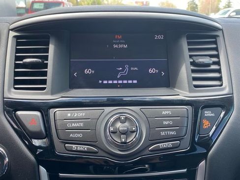 Used 2018 Nissan Pathfinder S image 21