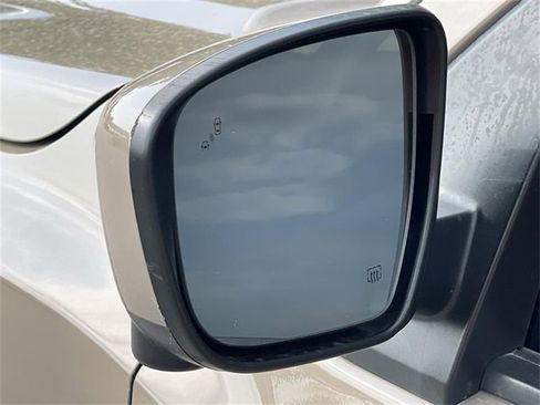 Used 2022 Nissan Frontier PRO-4X image 33