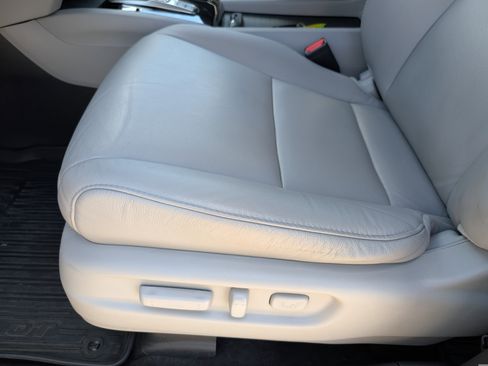 Used 2022 Honda Pilot Touring image 9