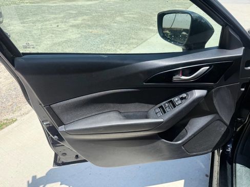 Used 2015 MAZDA MAZDA3 i Sport FWD image 11