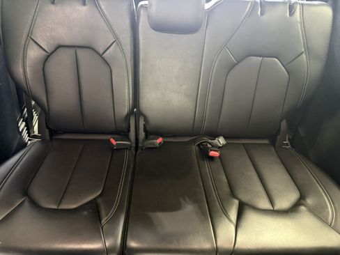 Used 2025 Chrysler Pacifica Select FWD image 14