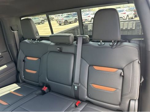 New 2025 GMC Sierra 2500 AT4 w/ AT4 Premium Plus Package image 18