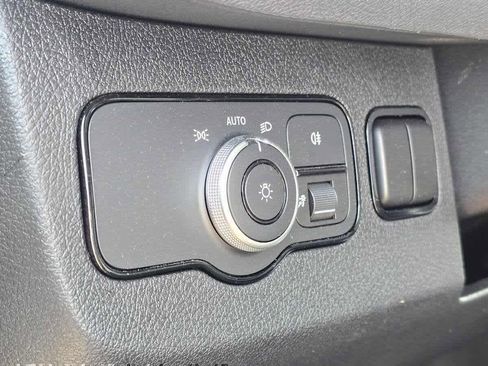 Used 2025 Mercedes-Benz Sprinter 2500 image 25