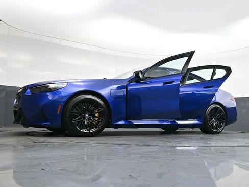 Used 2025 BMW M5 w/ Carbon Package AWD/4WD image 42