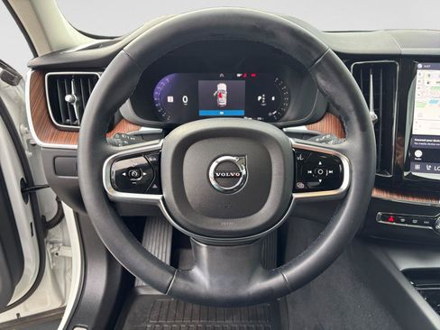 Used 2024 Volvo XC60 B5 Plus w/ Protection Package Premier AWD/4WD image 11