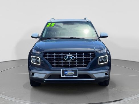 Used 2023 Hyundai Venue Limited FWD image 2