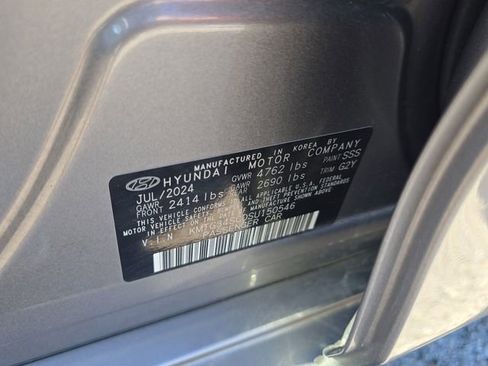 Used 2025 Genesis G70 2.5T image 34