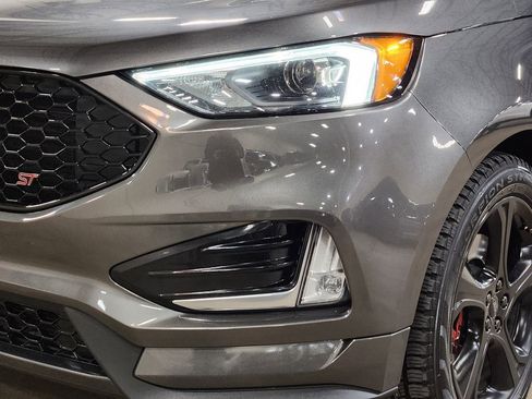 Used 2019 Ford Edge ST image 16
