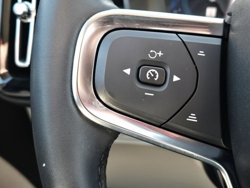 Certified 2023 Volvo XC40 B5 Plus w/ Driver Assist Package image 28