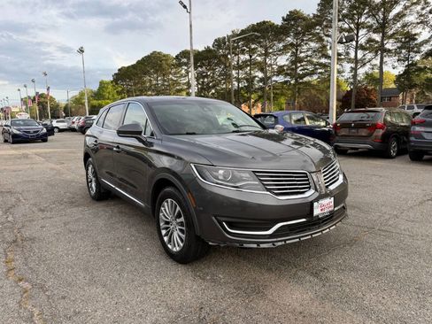 Used 2018 Lincoln MKX Select w/ Select Plus Package image 2