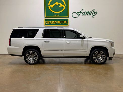 Used 2019 GMC Yukon XL Denali w/ Denali Ultimate Package image 2