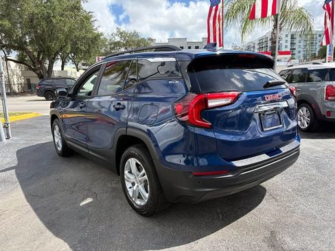 Used 2022 GMC Terrain SLE w/ Driver Convenience Package AWD/4WD image 11