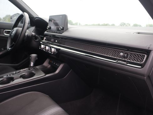 Used 2025 Honda Civic Sport image 8
