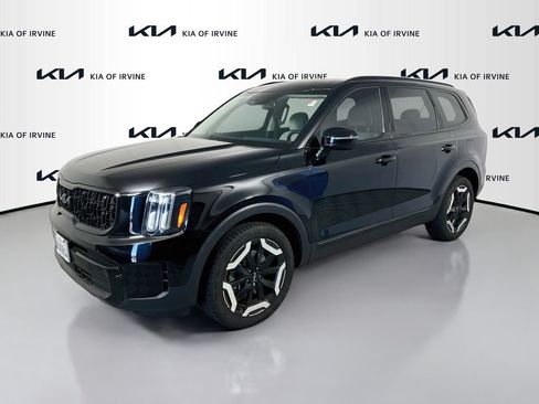 Used 2023 Kia Telluride EX w/ EX Captain's Chair Package FWD image 3