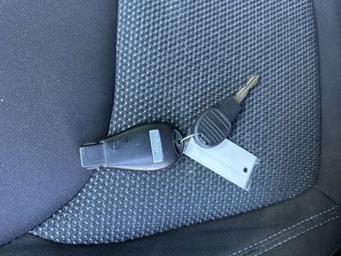 Used 2021 Jeep Cherokee Latitude image 35