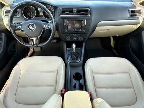 Used 2017 Volkswagen Jetta SE FWD image 18