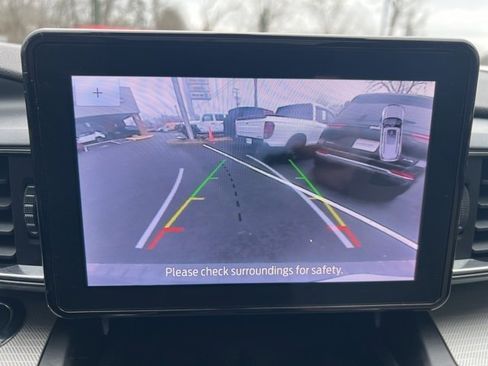 Used 2020 Ford Explorer XLT w/ Equipment Group 202A image 16