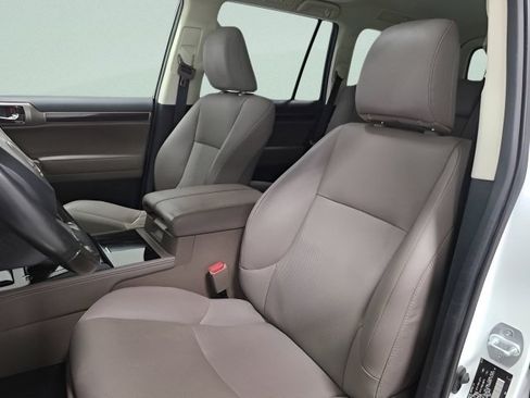 Used 2020 Lexus GX 460 Premium w/ Premium Package AWD/4WD image 19