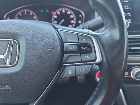 Used 2018 Honda Accord Sport image 19