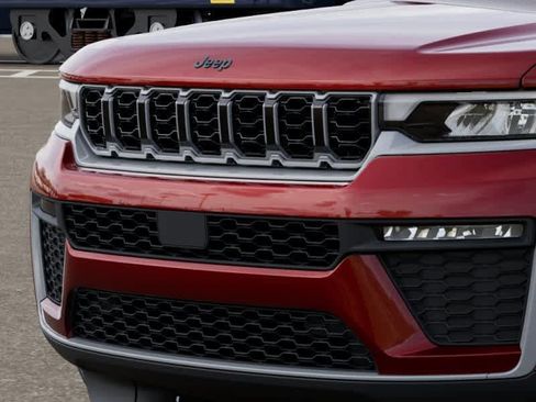 New 2026 Jeep Grand Cherokee Limited w/ Limited Altitude Package AWD/4WD image 17